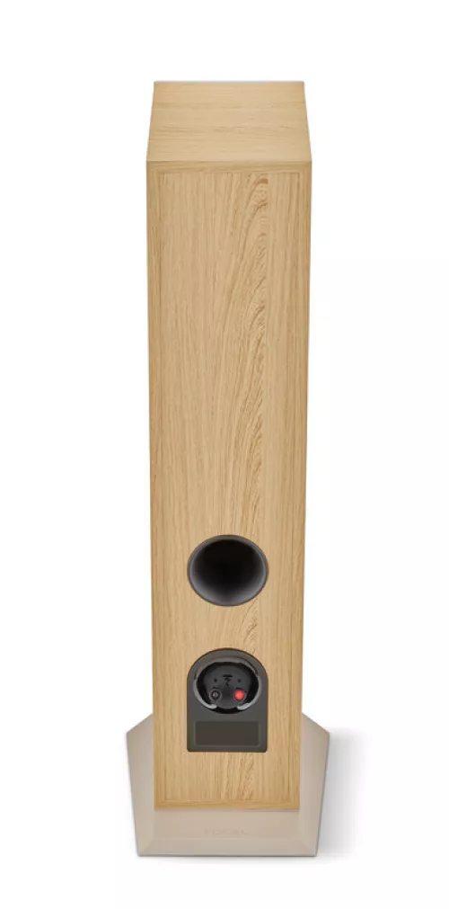 Focal Theva N°2 lattiakaiutin, vaalea puu, takaa focal-theva-n2-floorstanding-loudspeaker-light-wood-06ac7a481c6b39.jpg
