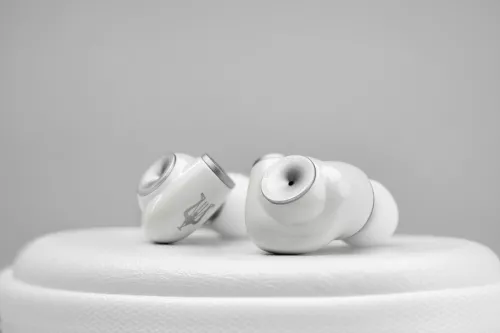meze-audio-alba-in-ear-headphones-06abb5dc763064.jpg